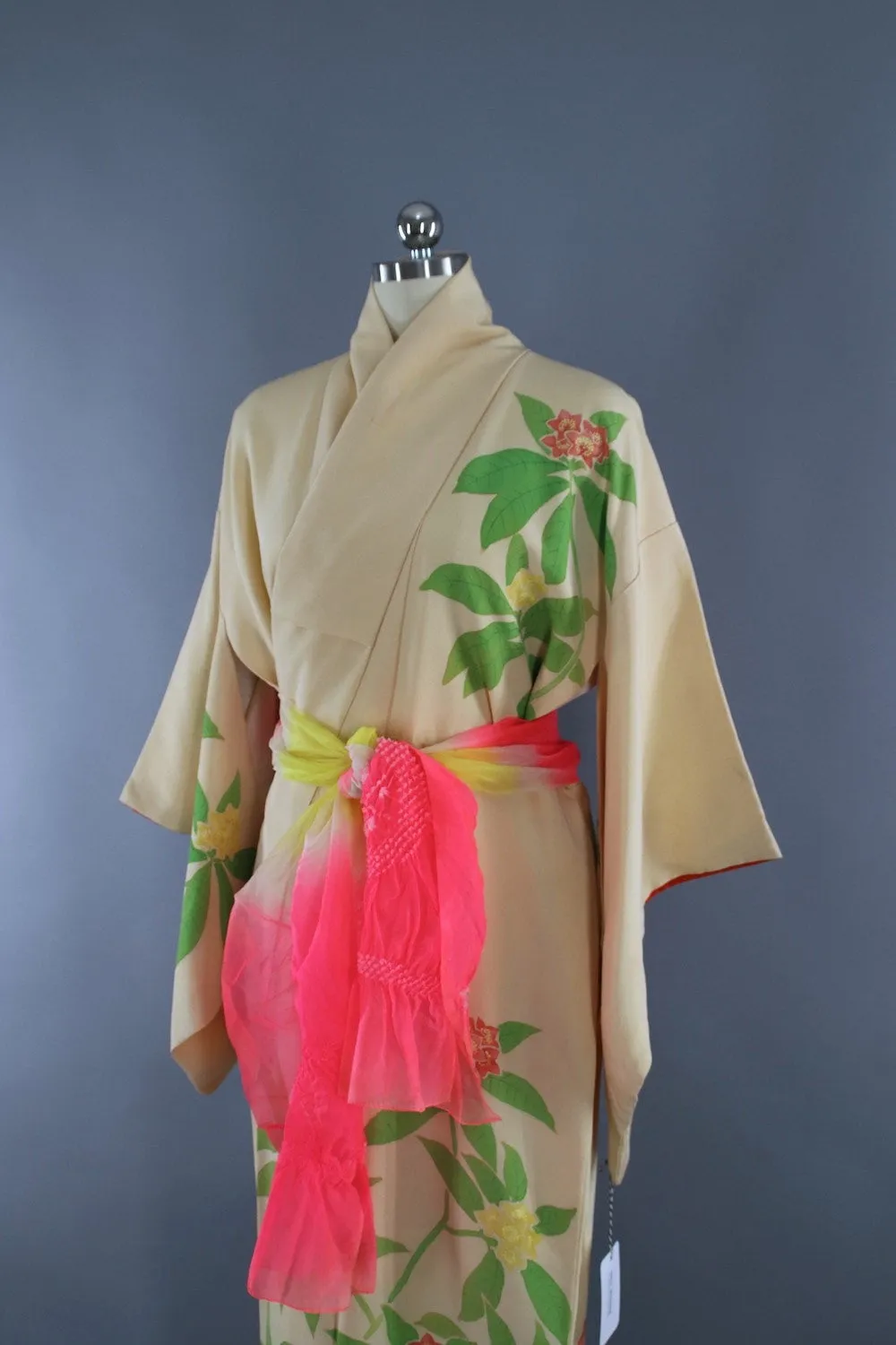 1960s Vintage Silk Kimono Robe / Ivory Pink Floral