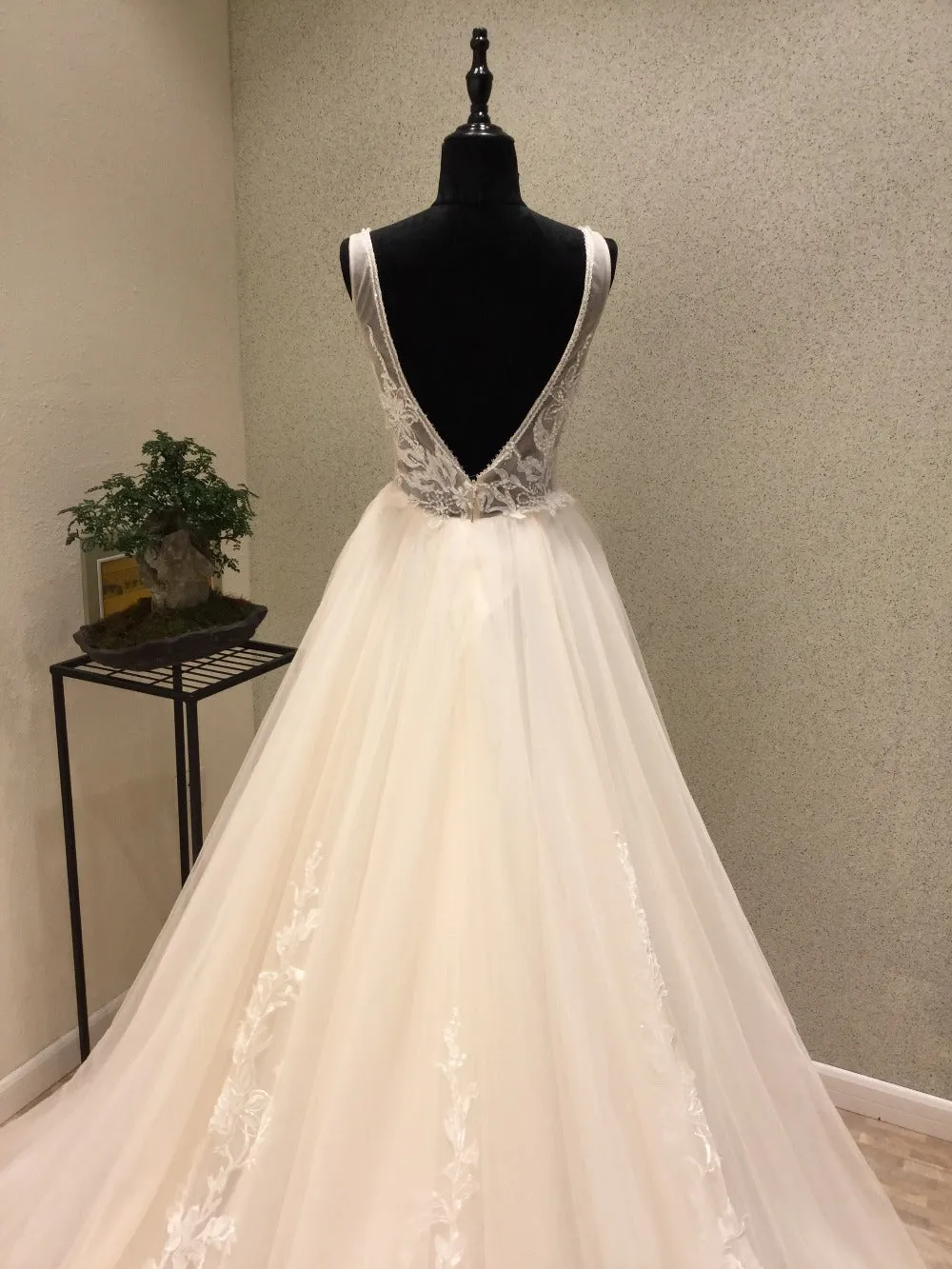 Charming V Neck Tulle Applique V Back Long Wedding Dress for Brides, WG1207