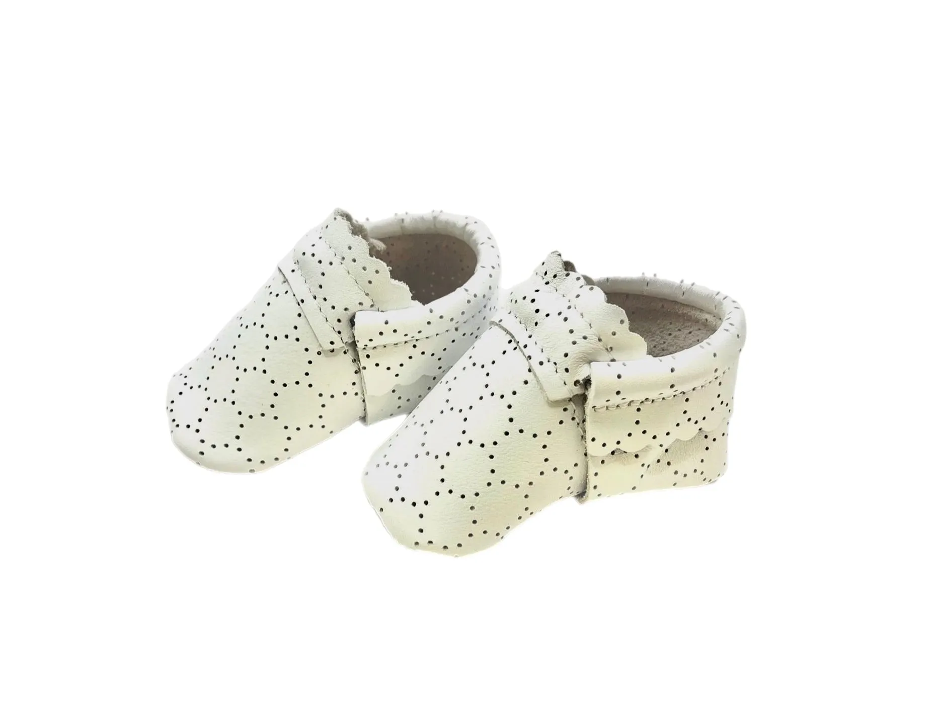 Eyelit White - Scalloped Perforated Moccs