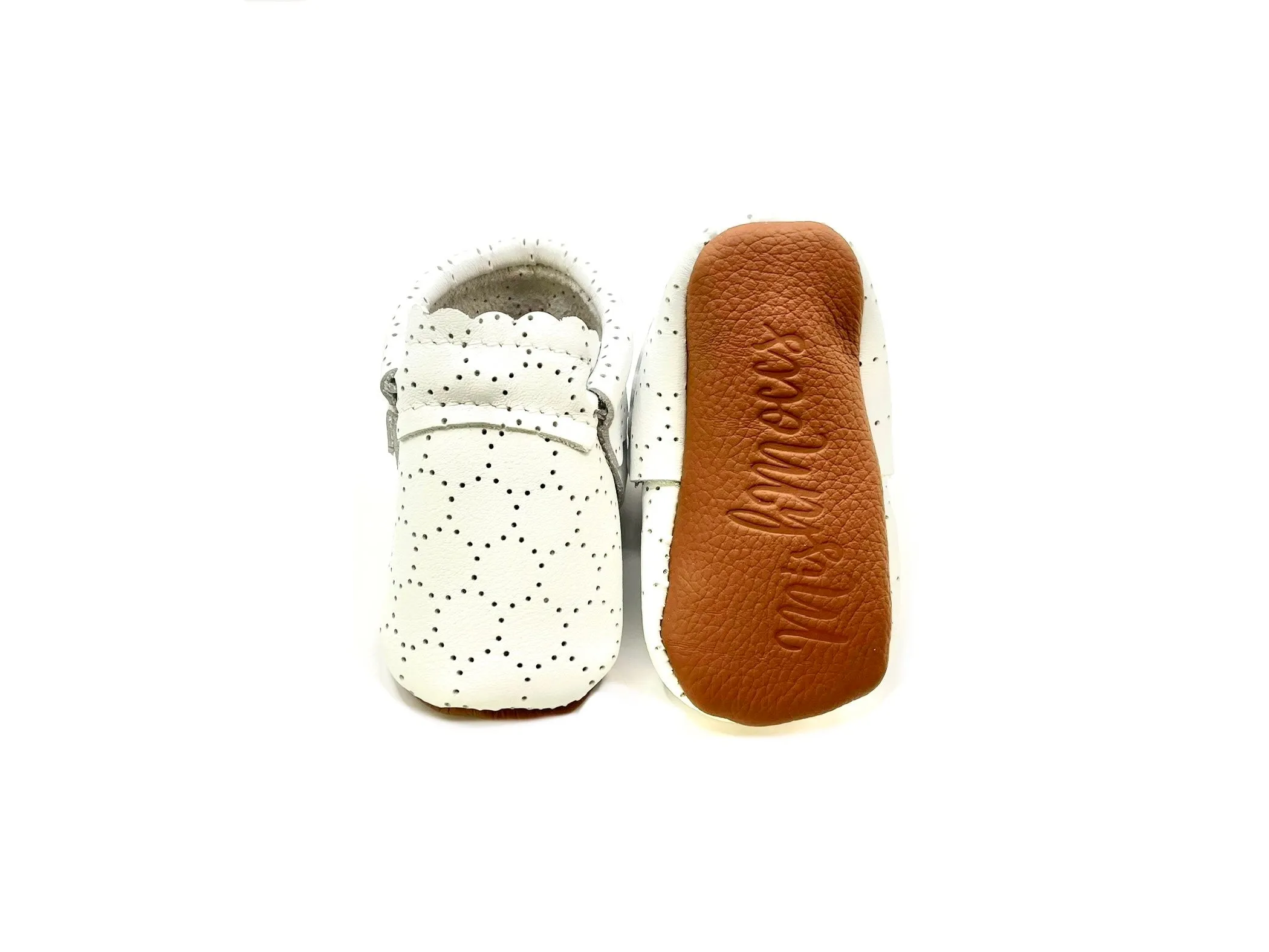 Eyelit White - Scalloped Perforated Moccs